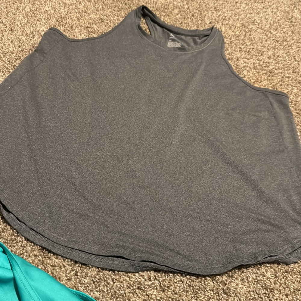 Set of 3 active racerback style tank tops (XXL) - EUC! - Picture 5 of 10